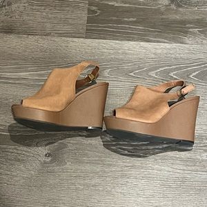 BP brown/tan wedges with peep toe